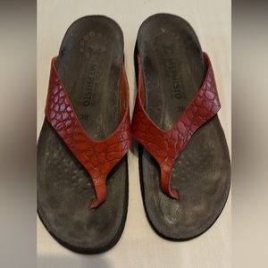 Women’s Mephisto leather sandals. Size 38/8.
